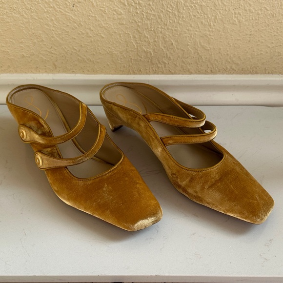 Sam Edelman Gold Velvet Mules - Picture 2 of 7